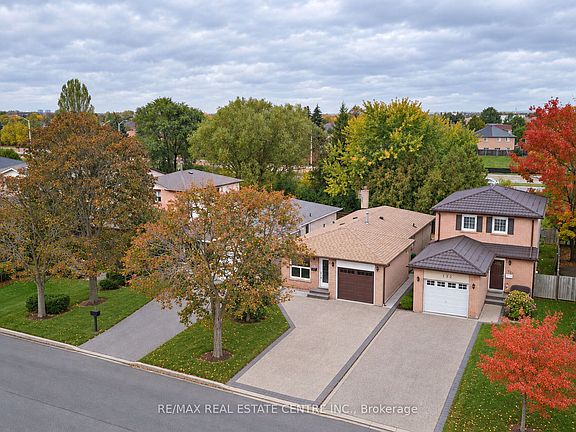 5th image of 130 Martindale Cres