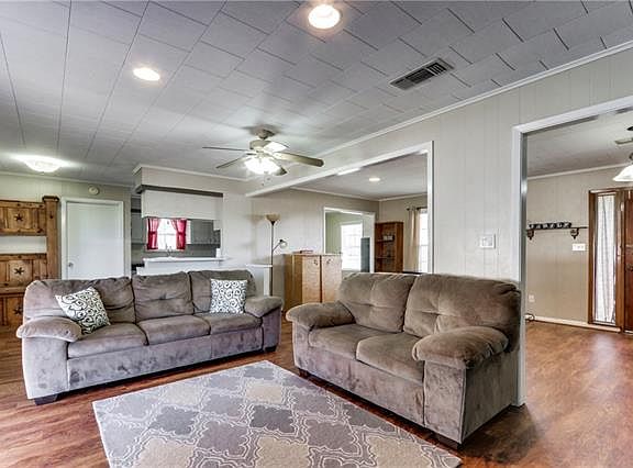 5th image of 1405 Herder Ave