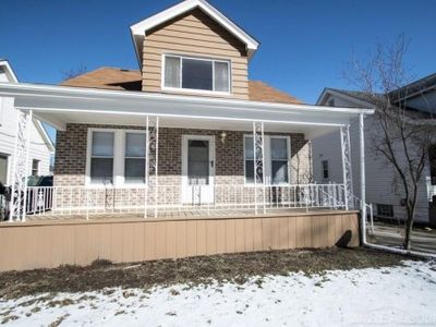 8153 Central Ave, Center Line, MI, 48015