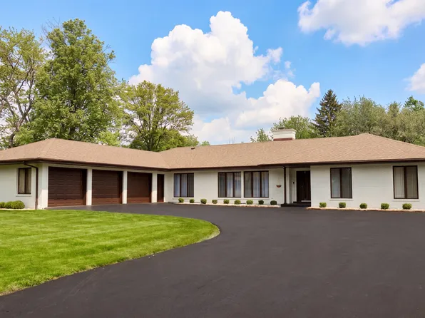 23378 N Apple Hill Ln, Prairie View, IL 60069