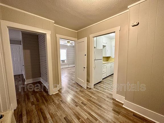 4th image of 903B W 5th St