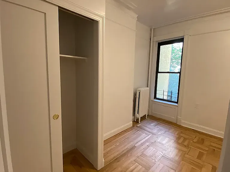 309 W 54th St #3D — Photo 7