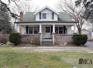 8419 Lewis Ave, Temperance, MI 48182