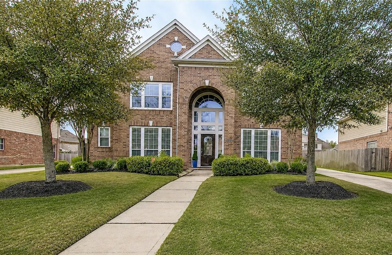 4 bed, 3.5 bath, 3350 sqft, $3,950 — Photo 1