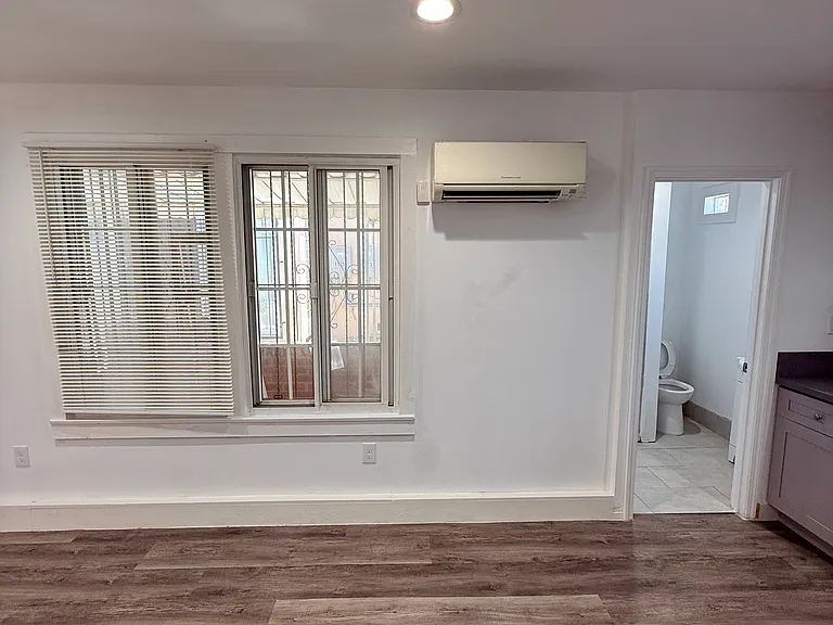 10025 S Gramercy Pl #1/4 — Photo 14