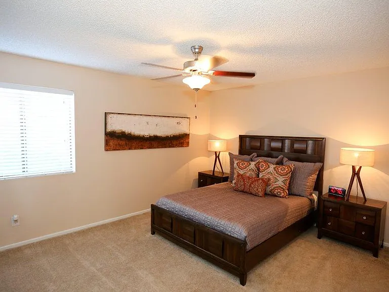 10134 W Mohawk Ln — Photo 31