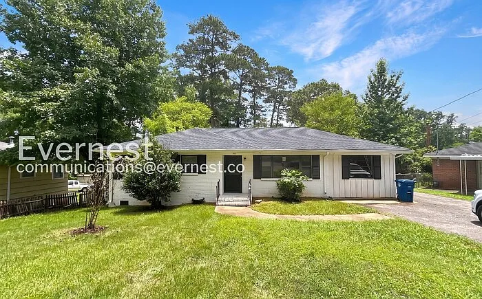905 Elizabeth Dr — Photo 1