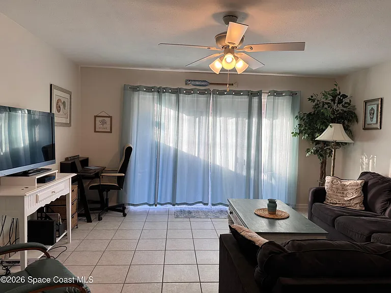 917 Jamestown Ave #100 — Photo 27