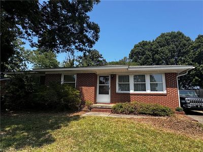 1814 W Meadowview Rd, Greensboro, NC, 27403