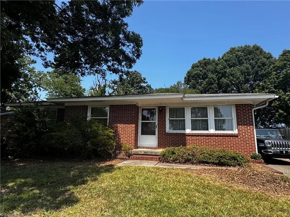 1814 W Meadowview Rd, Greensboro, NC 27403