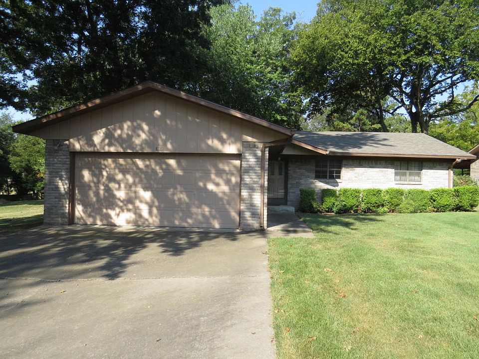 1st image of 818 Apple Dr