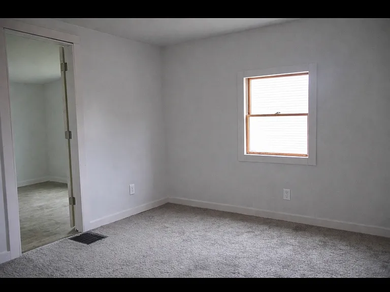 232 Howard St — Photo 3