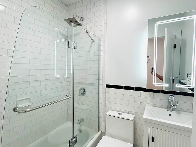 249 W 76th St #B — Photo 4