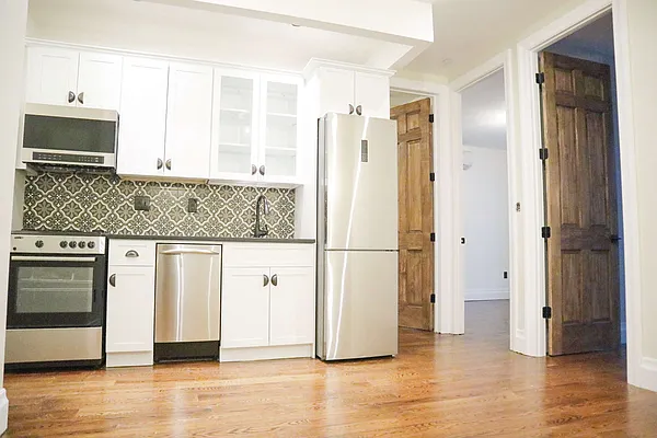Rented by Lofts and Flats LLC | media 3