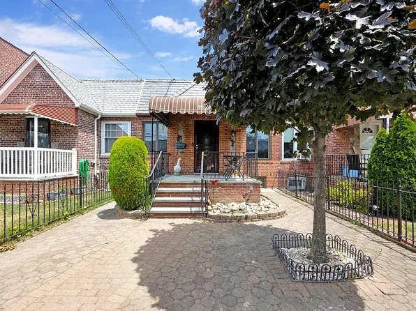 5953 69th Ln, Maspeth, NY 11378