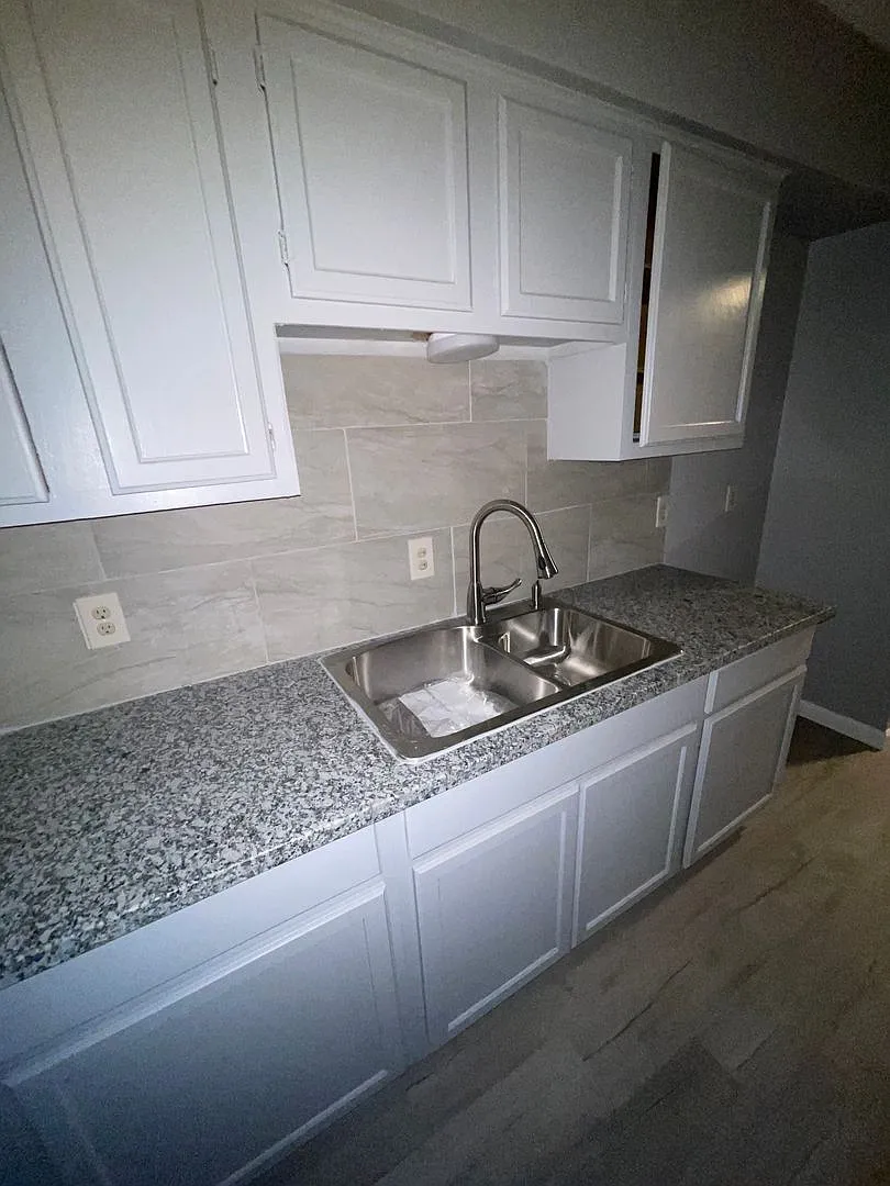 1717 Jade Avenue — Photo 2