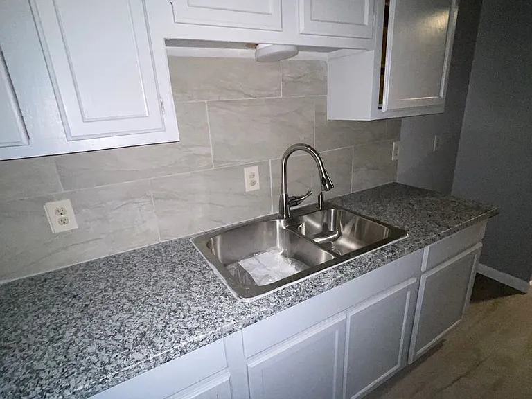 1717 Jade Ave — Photo 2