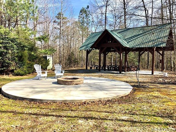 3rd image of 102 Merrymount Rd