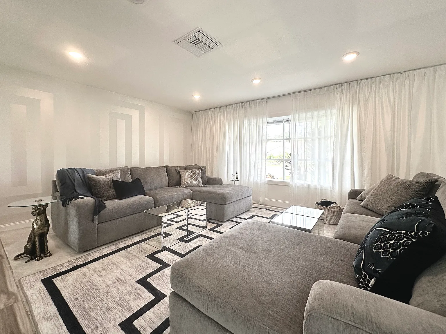 3 bed, 1616 sqft, $2,900 — Photo 4