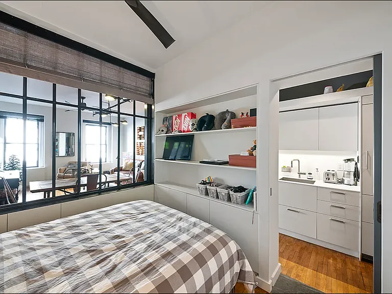 348 W 56th St #4D — Photo 6