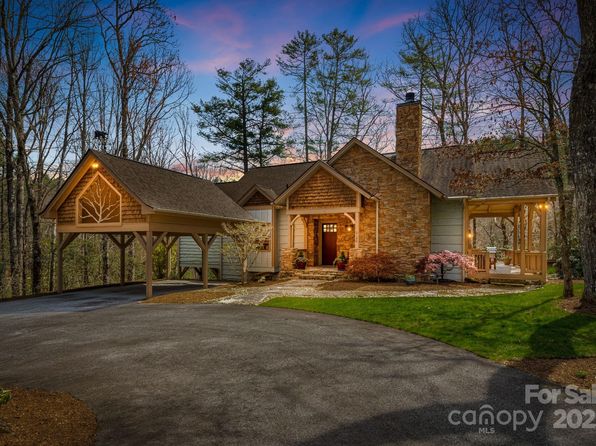 2442 Trillium Ridge Rd, Cullowhee, NC 28723