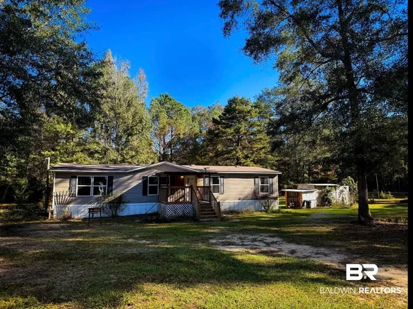 279 Travis Rd, Brewton, AL 36426