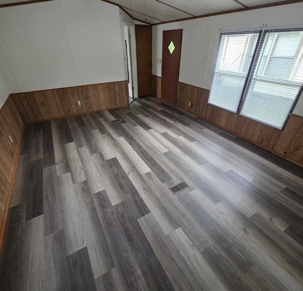 2 bed, $1,100 — Photo 2