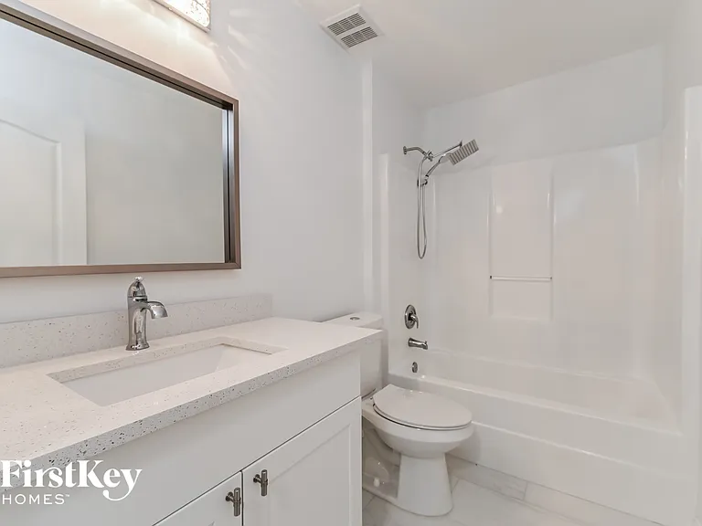 1319 NW 13th Ave — Photo 11