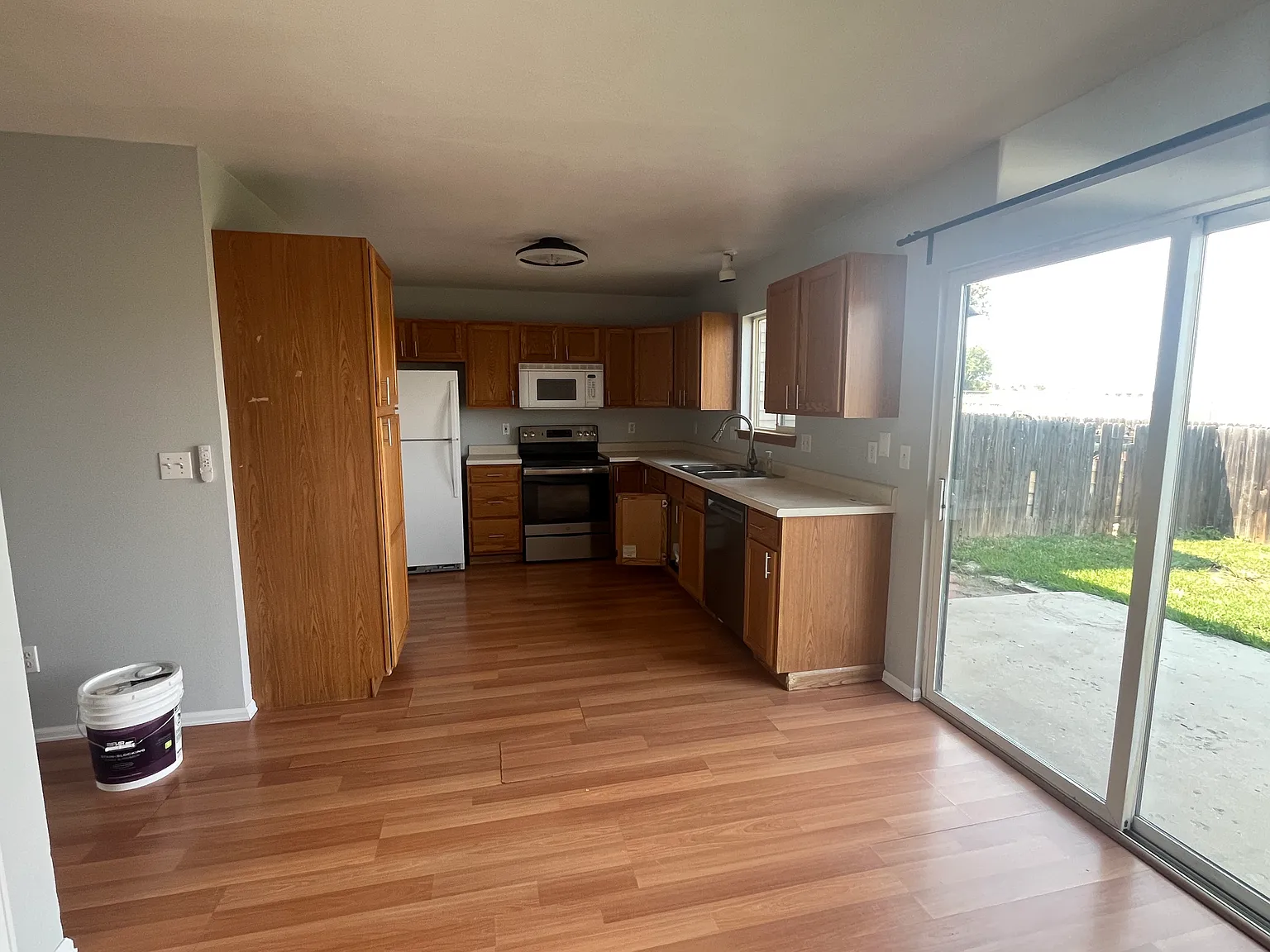 3 bed, 1353 sqft, $1,850 — Photo 3