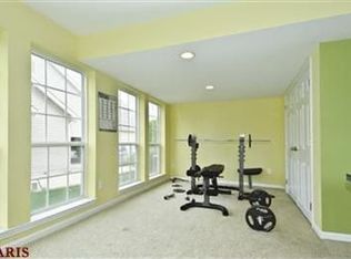 921 Stone Spring Dr, Eureka, MO 63025