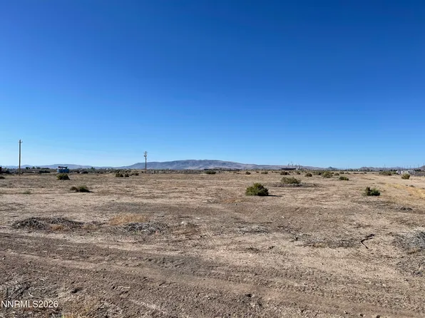 1635 Lake Ave, Silver Springs, NV 89429