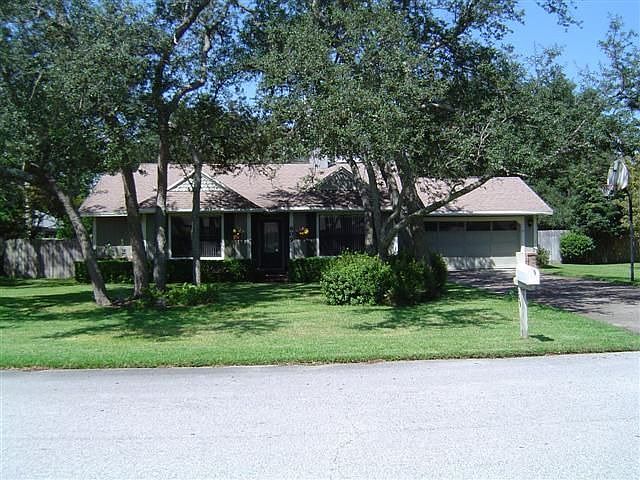 1st image of 609 Nassau Dr