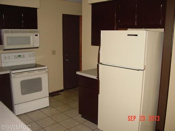 4th image of 3425 Big Bend Dr