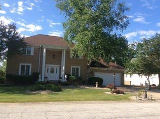 446 Scarborough Rd, Valparaiso, IN 46385