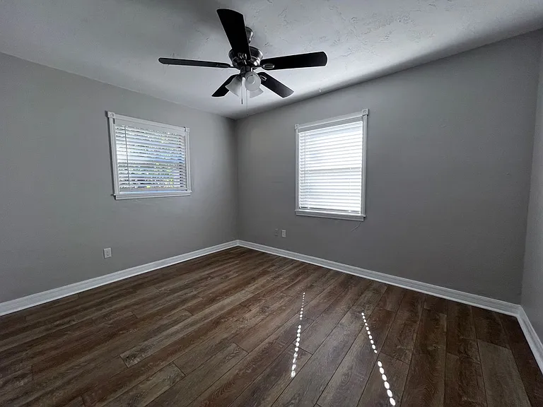 8002 Miramar Ave — Photo 9
