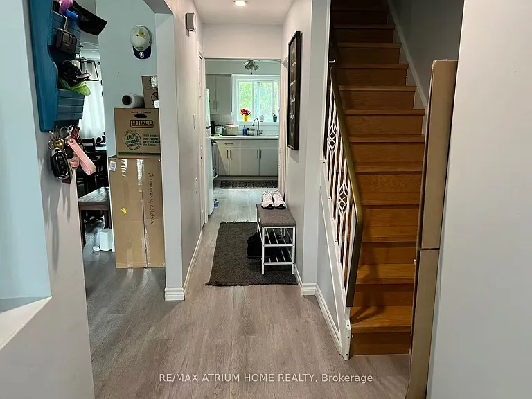 181 B Cedarvale Cres — Photo 3