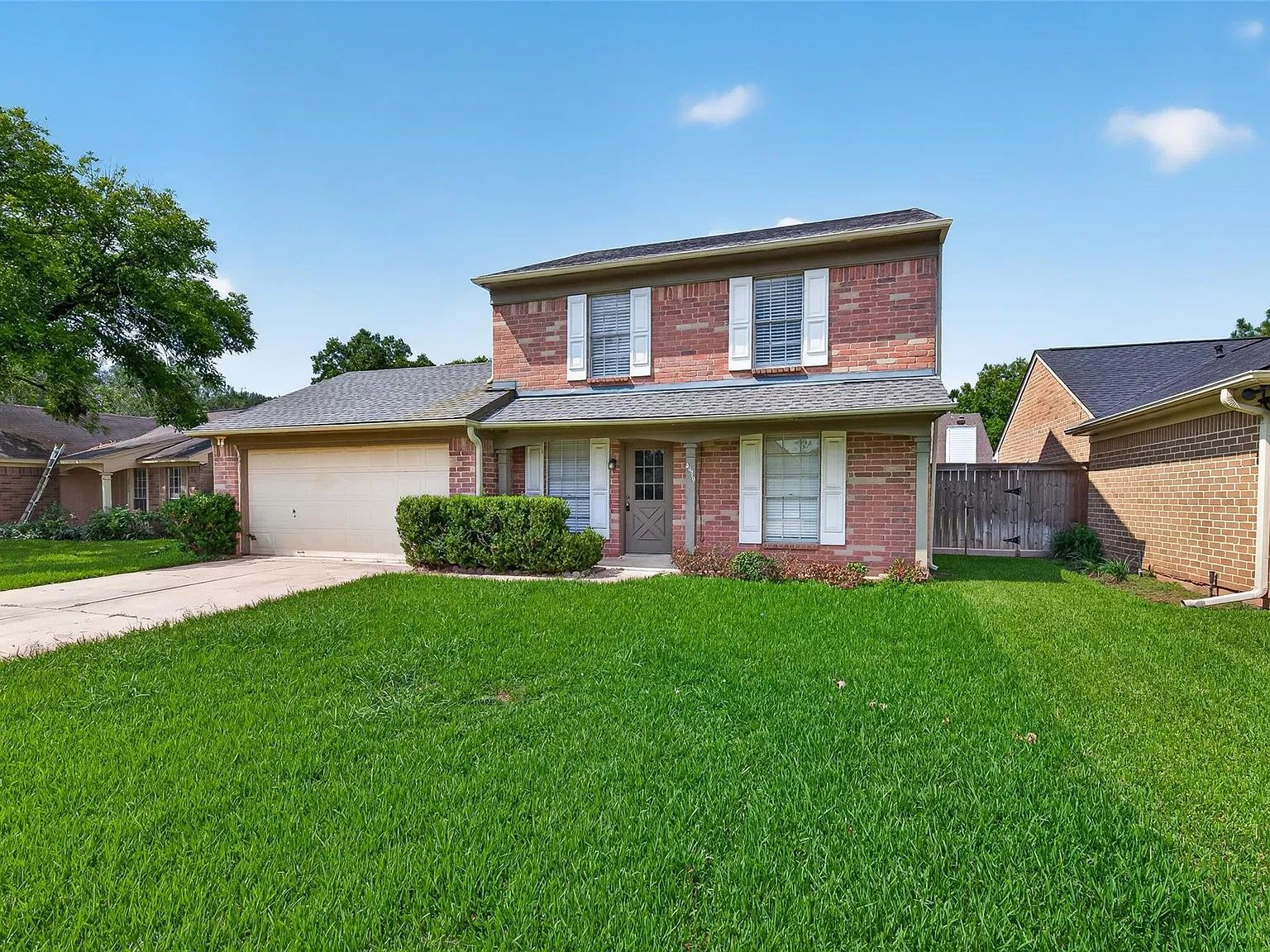 3 bed, 2.0 bath, 1552 sqft, $2,100 — Photo 2