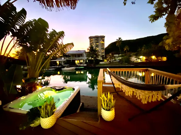 6370 Hawaii Kai Dr, Honolulu, HI