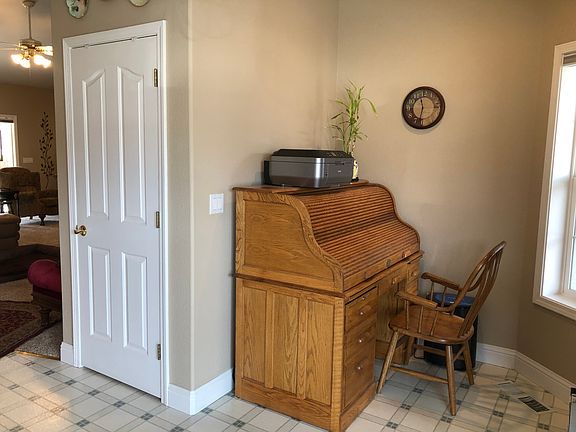 Pantry & Computer cove