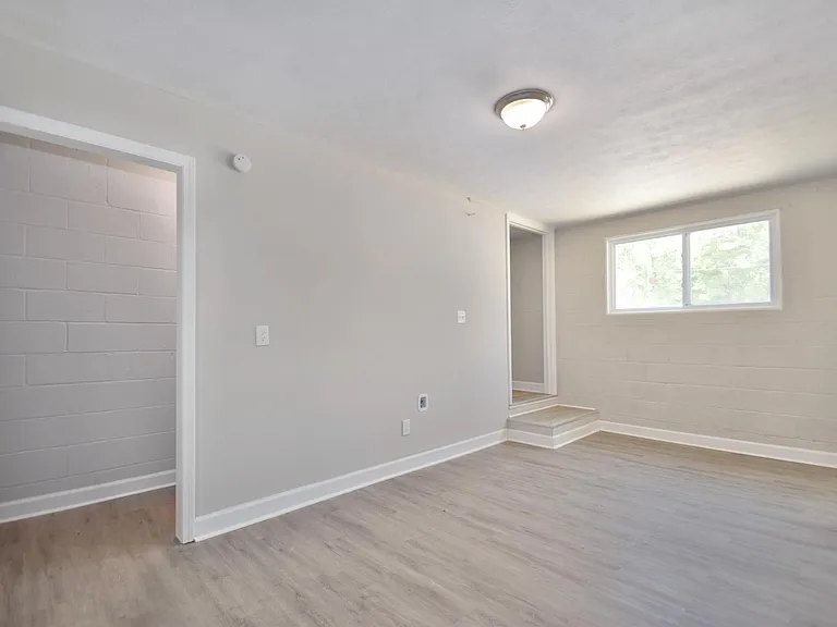 1632 W 5th Ave #C — Photo 9