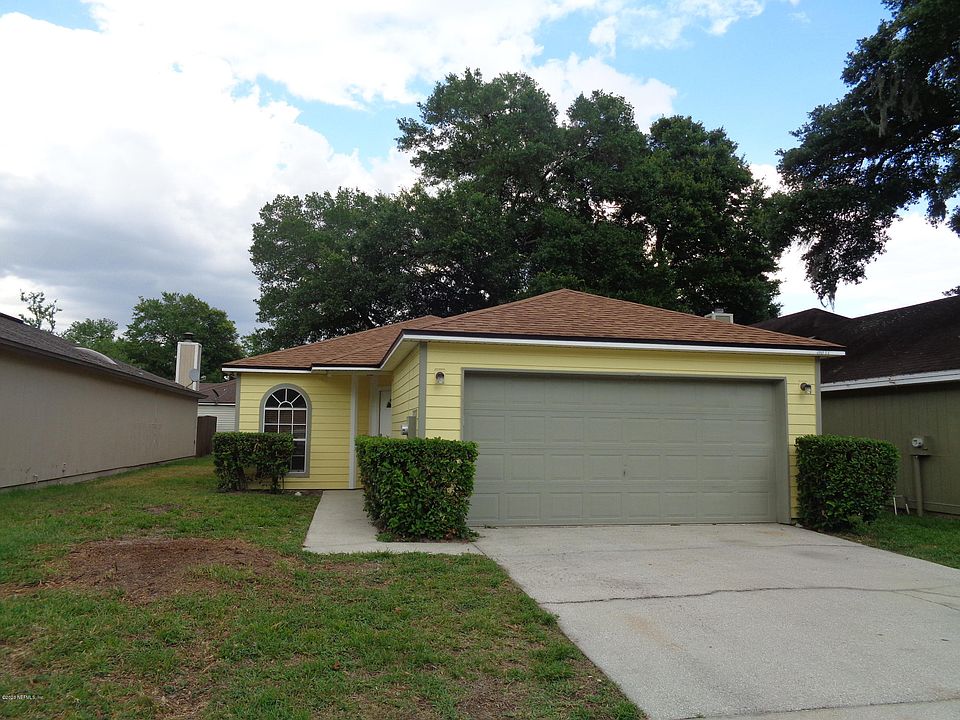 1st image of 3017 Caroline Crest Dr E