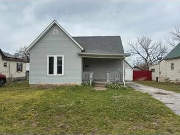 1025 W Chestnut St, Carthage, MO 64836