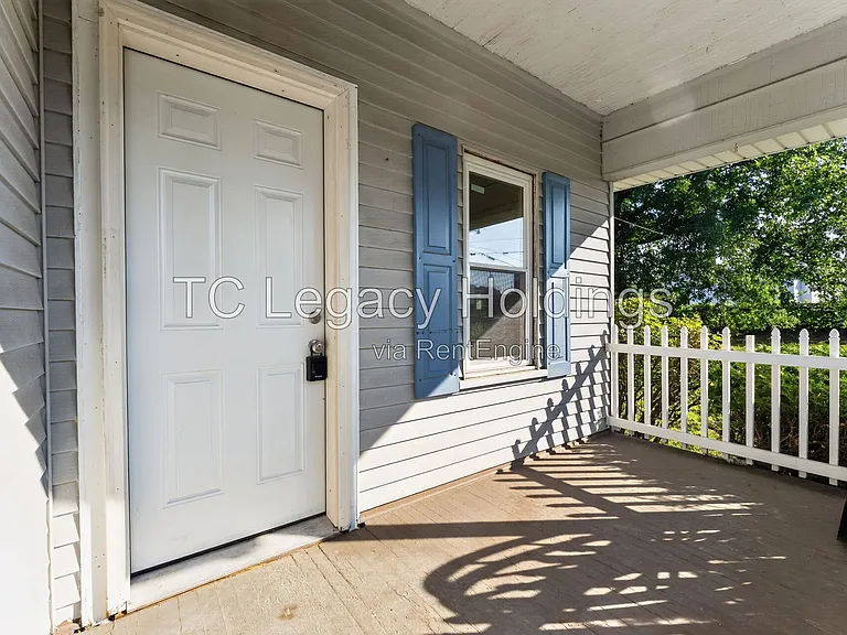 200 Reeves Ave — Photo 11