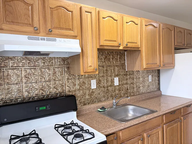 439 Orange St SE — Photo 15