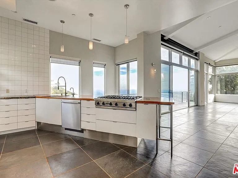 3850 Rambla Orienta — Photo 17