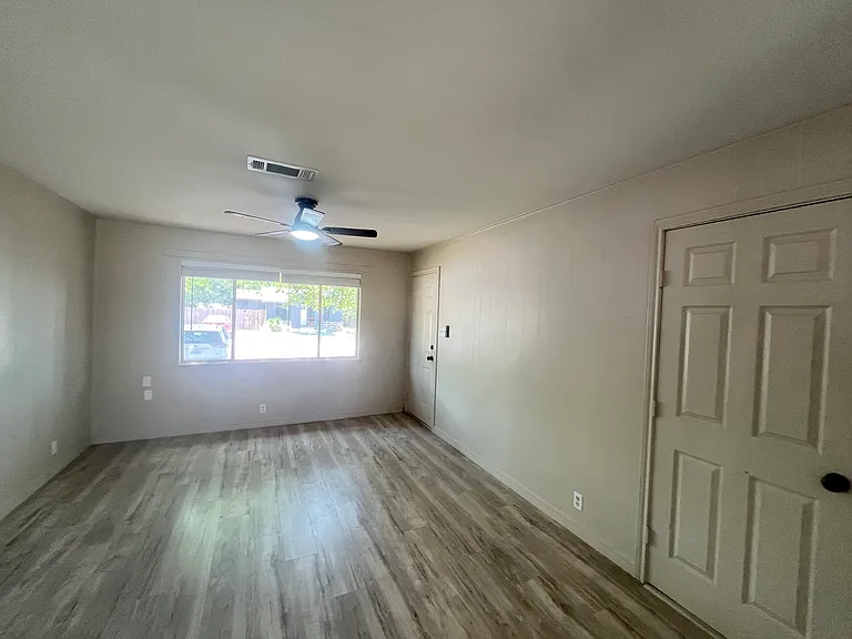 207 N Winchester Way #3 — Photo 2