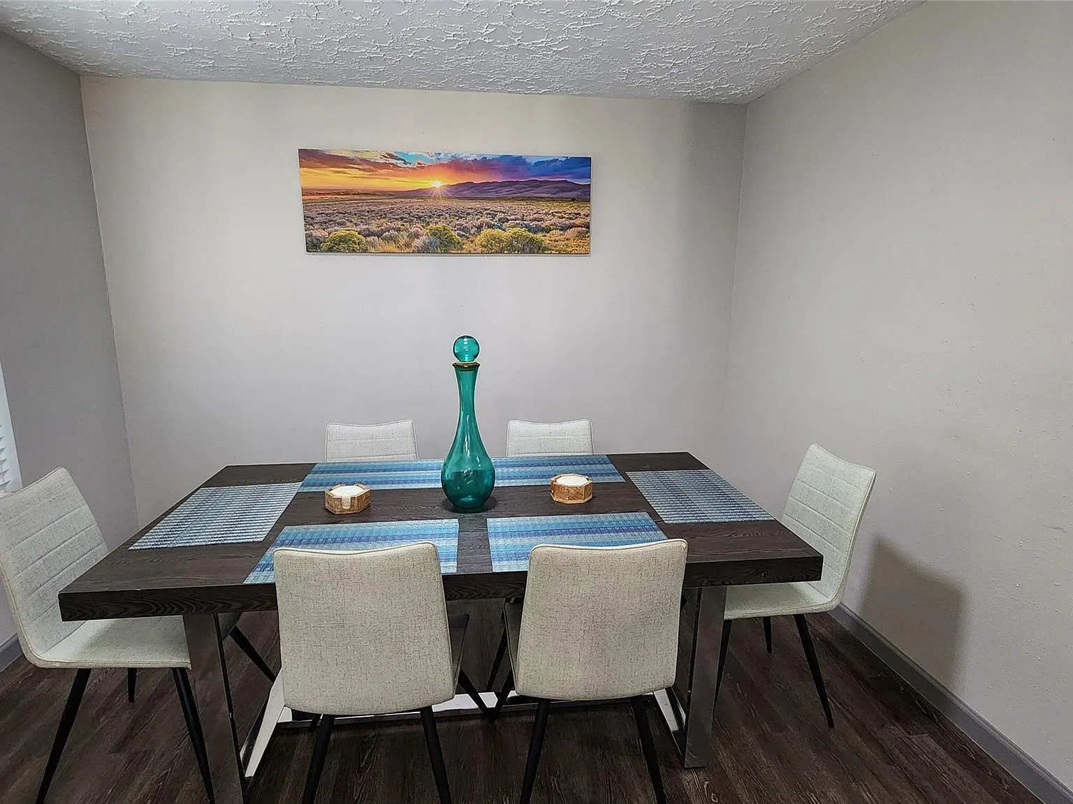 3 bed, 2.0 bath, 1726 sqft, $2,550 — Photo 4