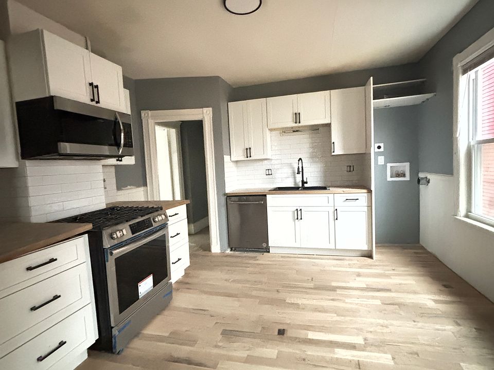 1st image of 46 Evelyn St APT 1