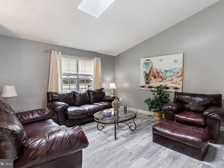 12258 Catalina Dr — Photo 6