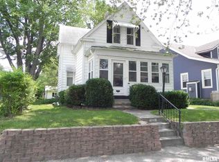 1722 11th St, Moline, IL 61265